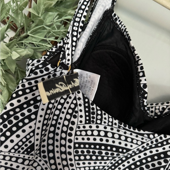 Black & White Size 10 One Piece Bathing Suit - Picture 7 of 7